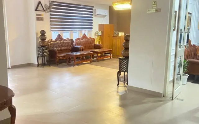 Lords Studio Inn Chintpurni