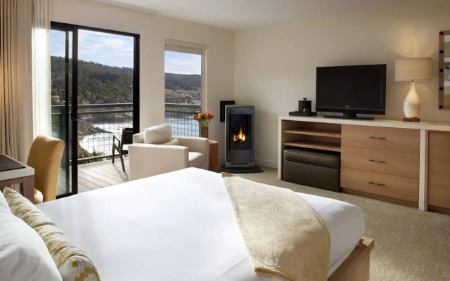 Timber Cove Resort
