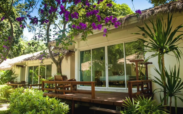 Larissa Samed resort
