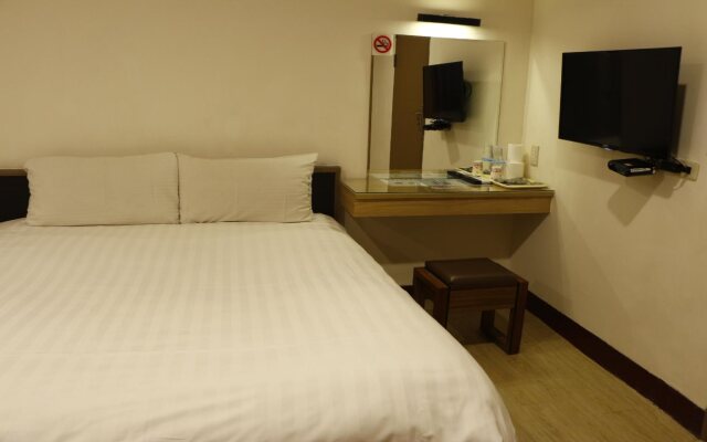 D.Y. Hotel