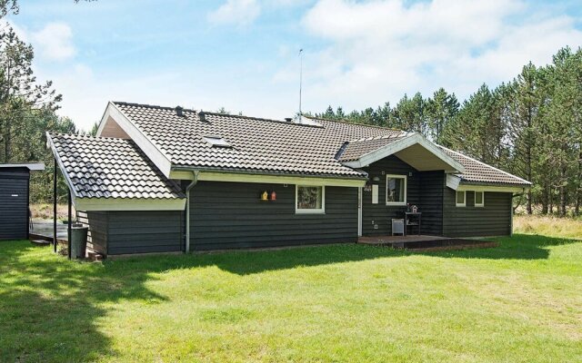 Spacious Cottage In Albaek Jutland With Sauna