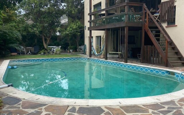 Lavish Camps Bay Pool Side Apartment