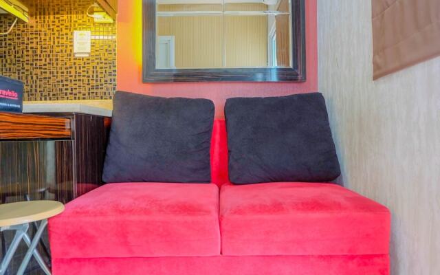 Warm 2BR Apartment at Green Pramuka City