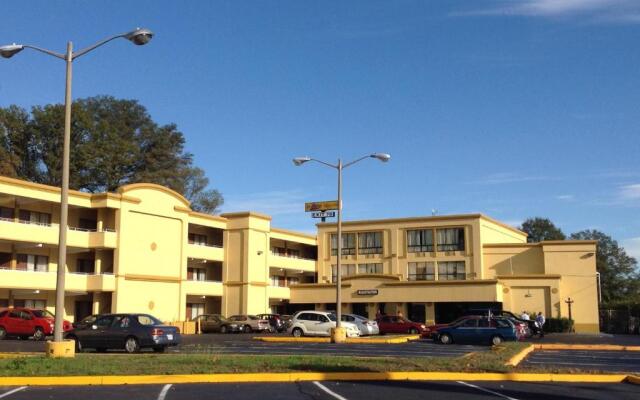 Diamond Inn and Suites