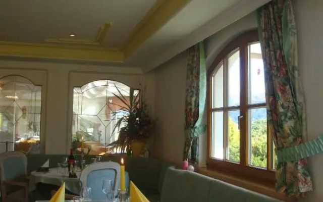 Hotel White Mountain