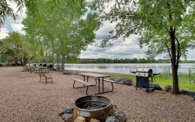1 Mi to Lake: Pet-friendly Arizona Gem