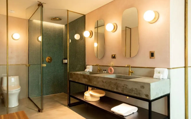 Hotel 23