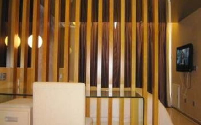 lanting  hotel