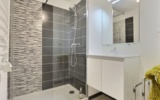 Spacious Maisonette Near the Beach