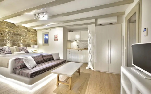 Coastal Retreat With Wellness