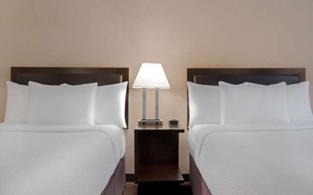 Ramada Plaza by Wyndham Calgary Downtown