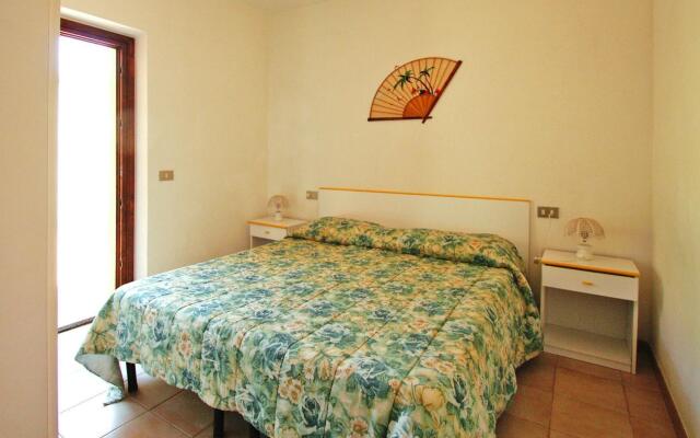 Apartment in Costa Paradiso with garden furniture