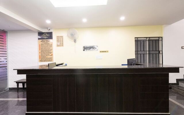 Capital O 62949 Regal Suites