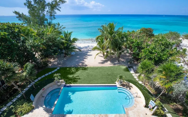 Seabreeze 8 - Luxury 4-bedroom on Seven Mile Beach