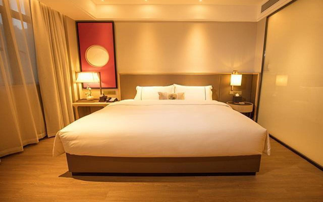 ECHENG Hotel (Zhanjiang Wuchuan Jinsha Plaza)