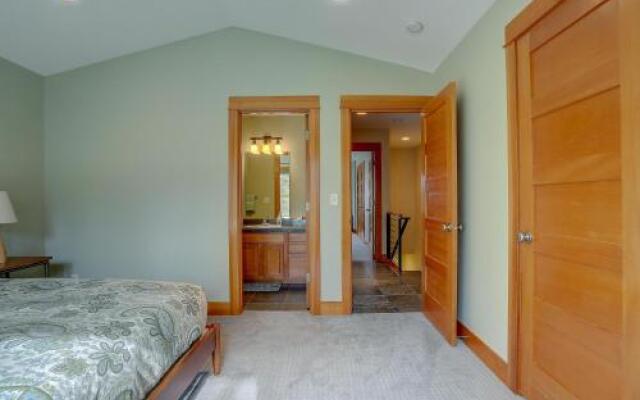 B2-River View-AC-3BR/3.5BA