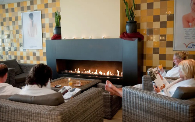 Restyled Wooden Lodge Near the Maasduinen