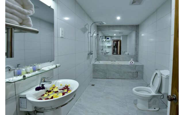 Gold Hotel