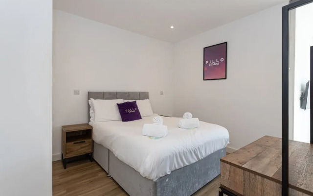 Modern, Stylish 1BR Apartment Nearby AO Arena