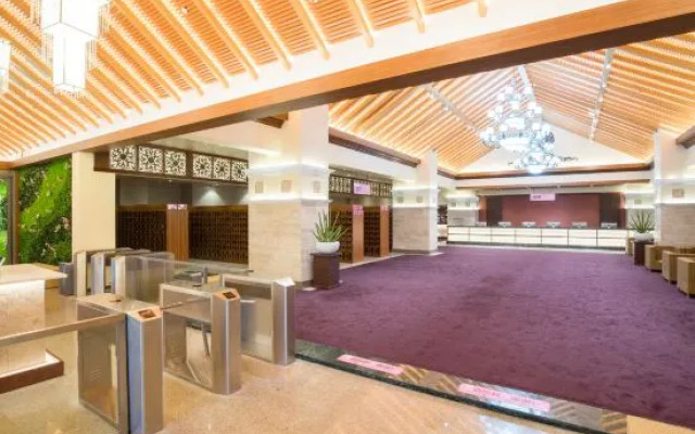 Tangland Hot Spring Hotel (Shanghai Changqing)