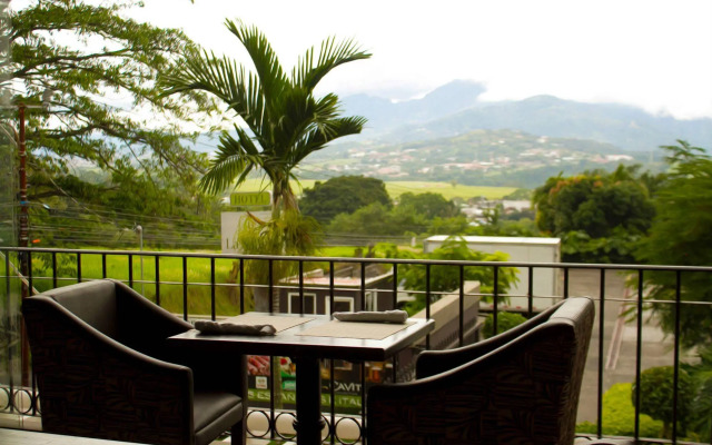 La Riviera Hotel B&B