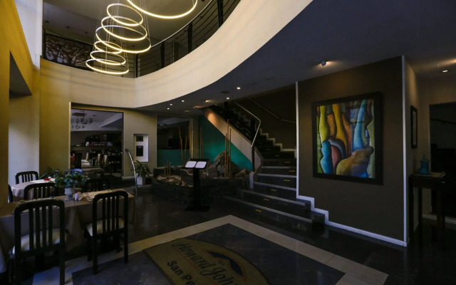 Howard Johnson by Wyndham San Pedro