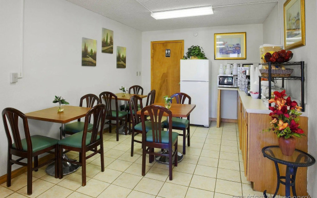 Americas Best Value Inn Nashville Airport S