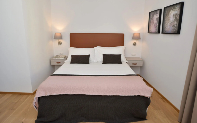 Giuturna Boutique Hotel