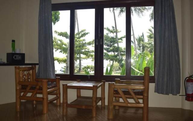 Jonas & Twins Resort