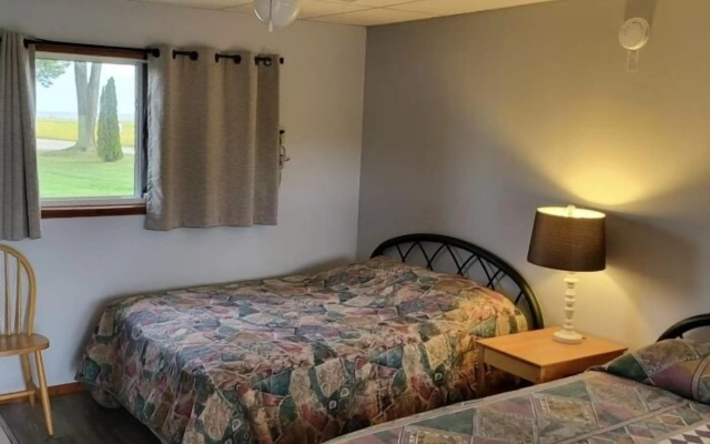 Lakeside Village Motel and Campground