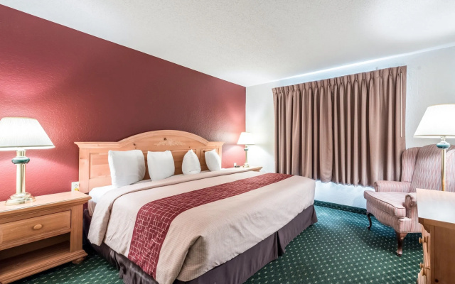 Red Roof Inn & Suites Knoxville East