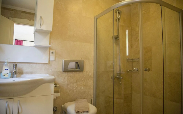 Villa Alkin by Akdenizvillam