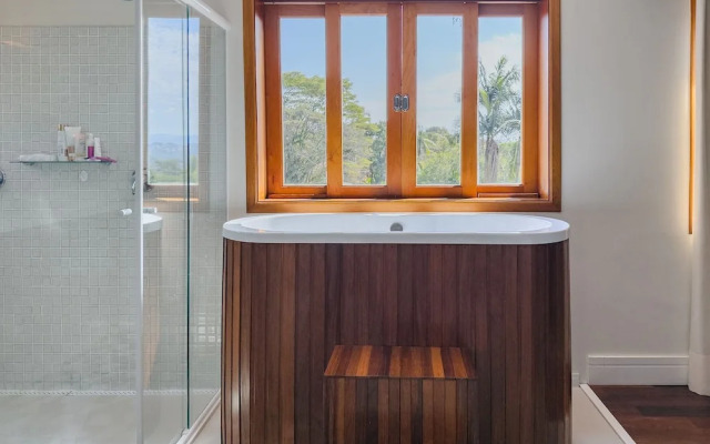 Refúgio de Alto Padrão na Granja Viana