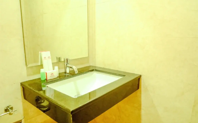 Spacious and Modern L'Avenue Apartment