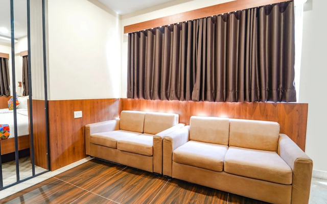 Fabhotel Stayz Inn Us Consulate