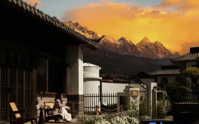 Yulong Mujianshan Homestay