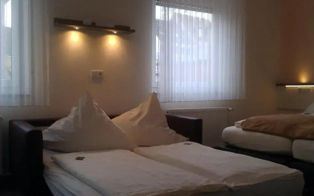 Central Hotel Garni