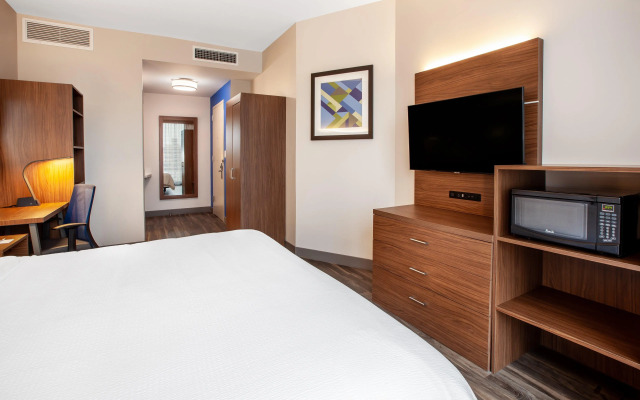 Holiday Inn Express NYC Brooklyn - Sunset Park by IHG