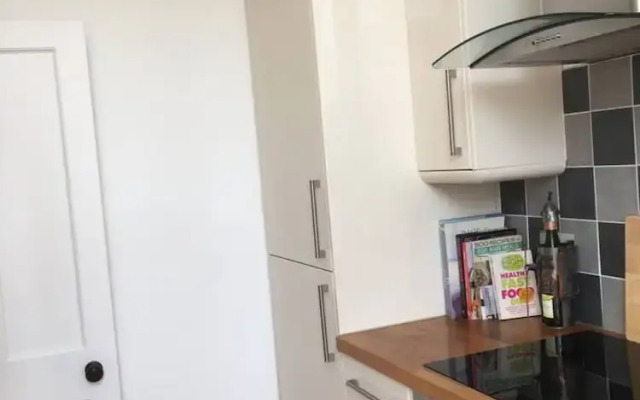 2 Douglas Crescent
