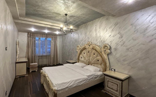 Northern Avenue 2 bedroom Luxury apartment HH777