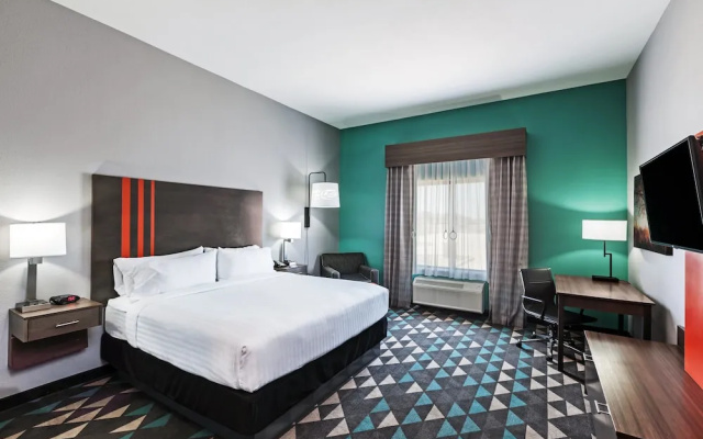 Holiday Inn Express & Suites Perryton