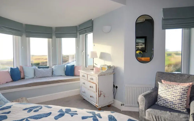 Min Y Mor Trearddur Bay