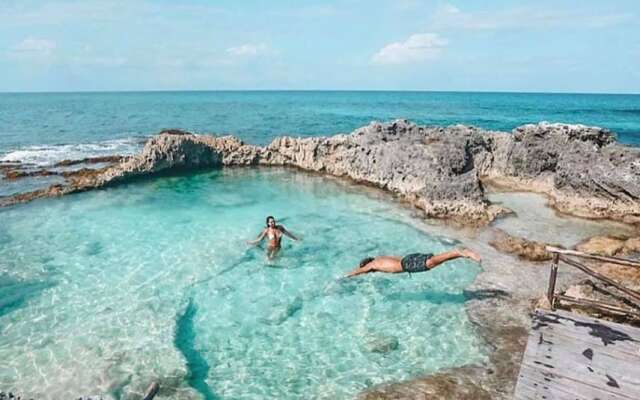 Departament & Pool and Parking Ariany