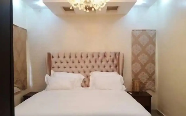 Safis Suites