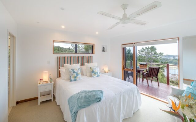 Te Koha Lodge - Adults Only