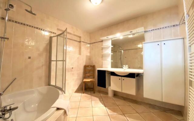 Chalet in Morzine Sleeping 12 with Sauna