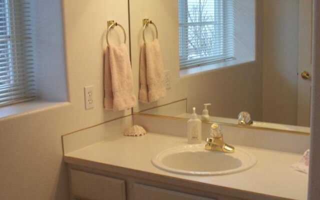 River Cove Elegant Waterfront Bed & Breakfast