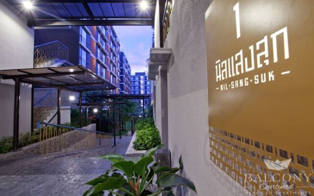 Balcony Courtyard Hotel & Serviced Apartment