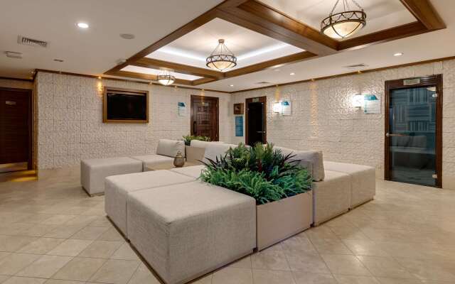 DoubleTree by Hilton Hotel Van