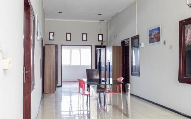 RedDoorz Syariah @ Dewandaru Malang